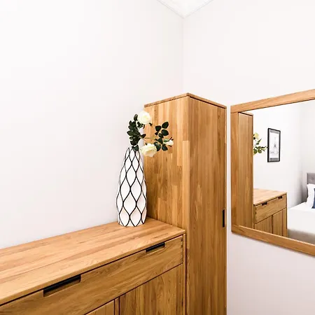 Διαμέρισμα Family Ac Old Town Main Railway Station *