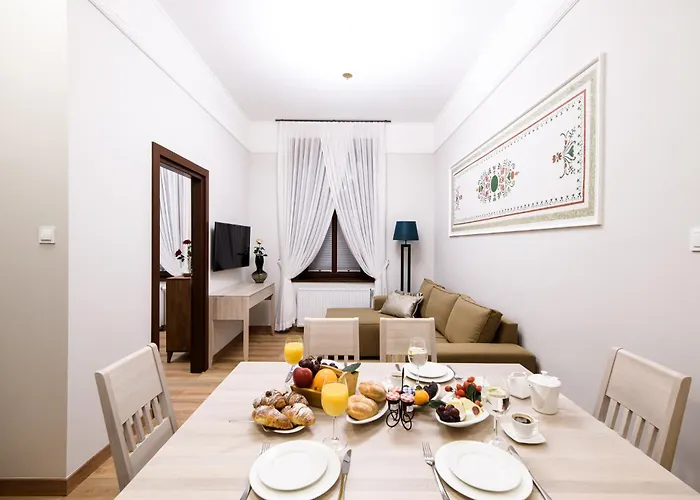 Family Ac Old Town Main Railway Station Krasków